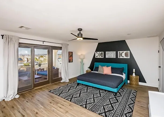 Trendy Desert Getaway Pool, Spa, Game Lake Havasu City