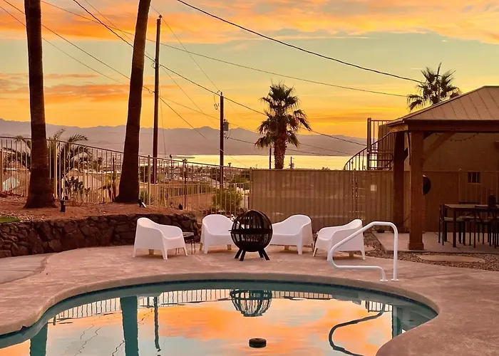 Holiday home Trendy Desert Getaway Pool, Spa, Game